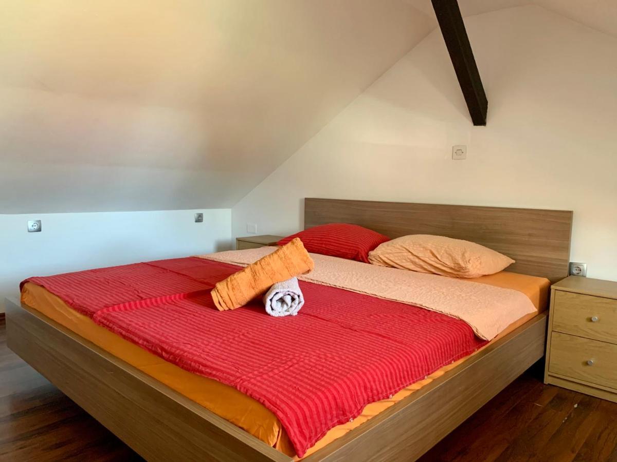 Peachy House Bezigrad Hotel Ljubljana Ngoại thất bức ảnh